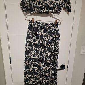 Boohoo Elegant Black and White Floral Wide Leg Pants & Crop Top Set